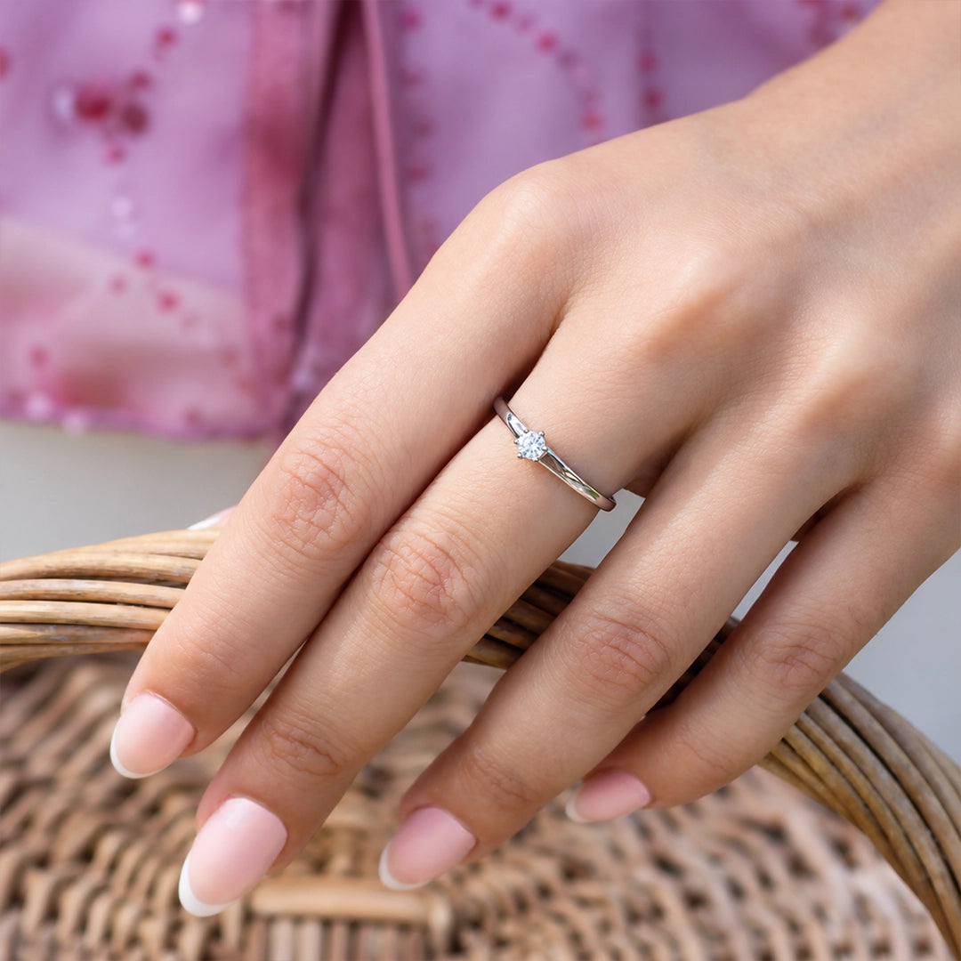 6 Claw Diamond Ring