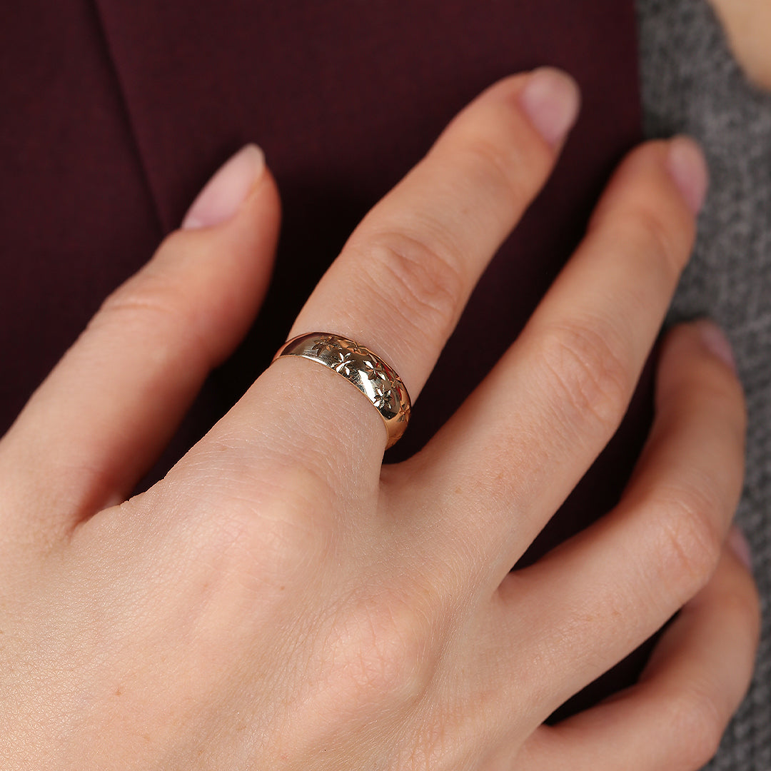 Anillo ancho lapidado